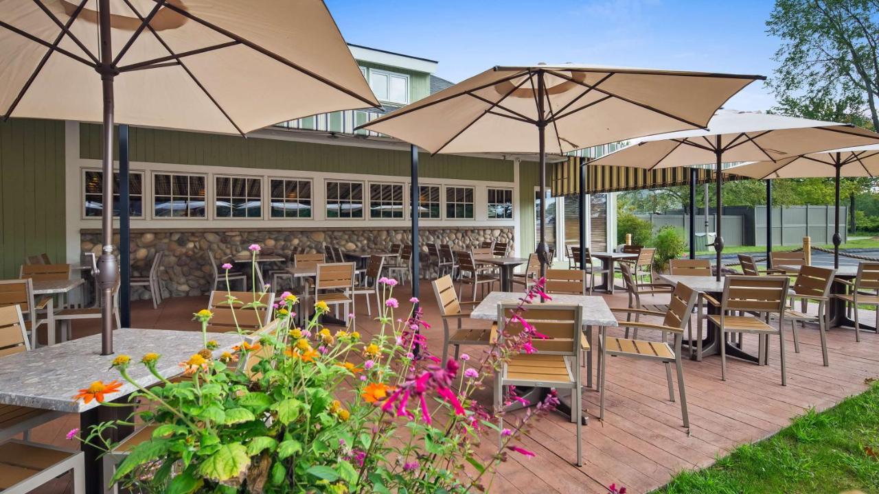 Best Western Plus Windjammer Inn & Conference Center Burlington Buitenkant foto