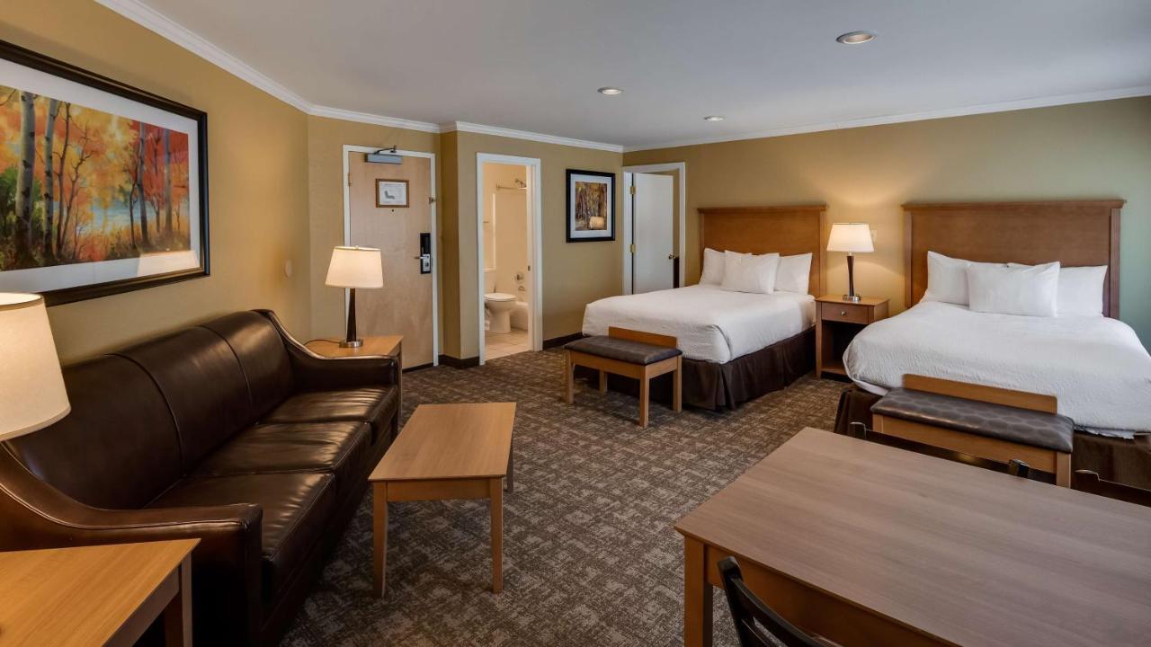 Best Western Plus Windjammer Inn & Conference Center Burlington Buitenkant foto
