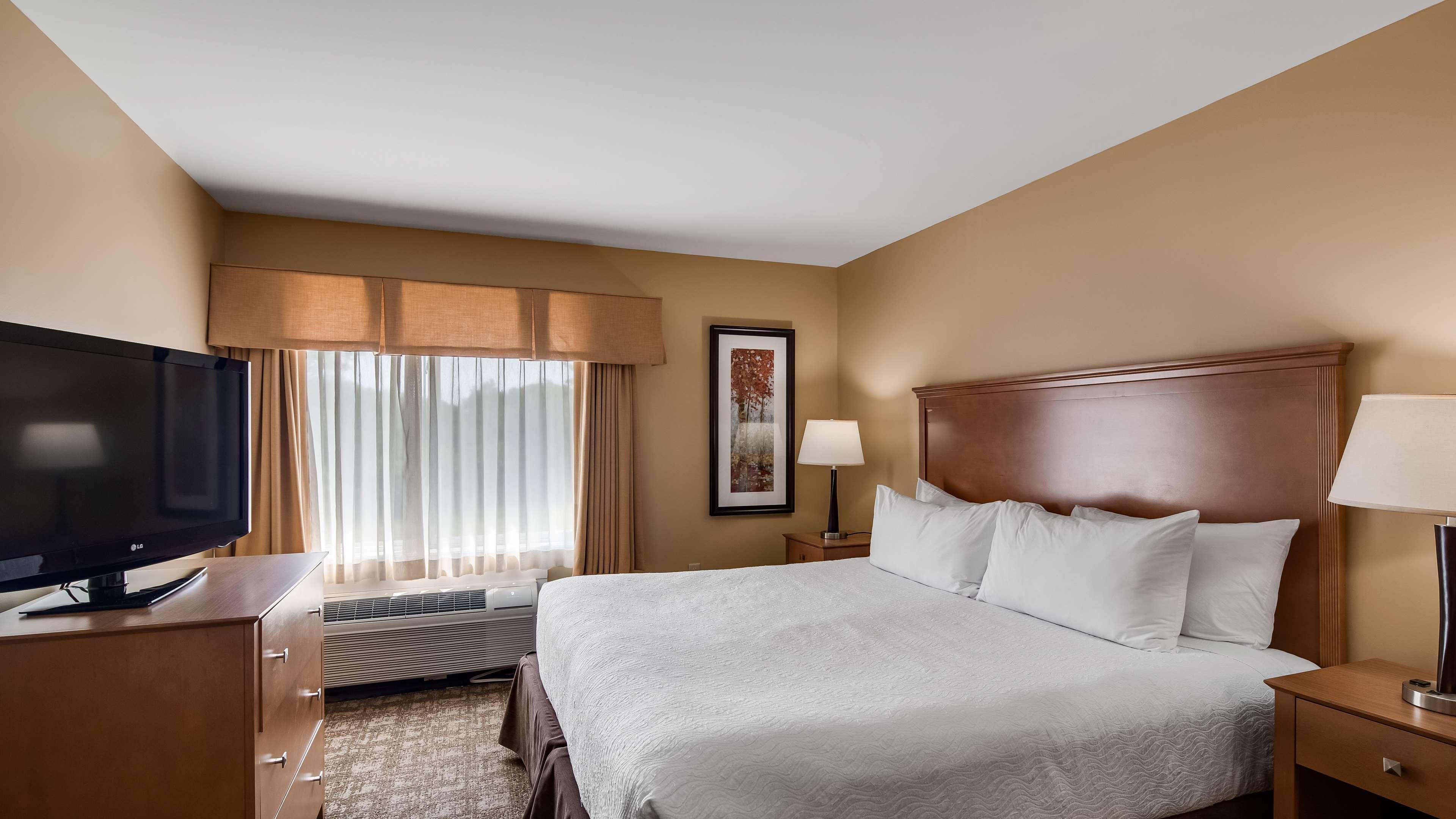 Best Western Plus Windjammer Inn & Conference Center Burlington Buitenkant foto