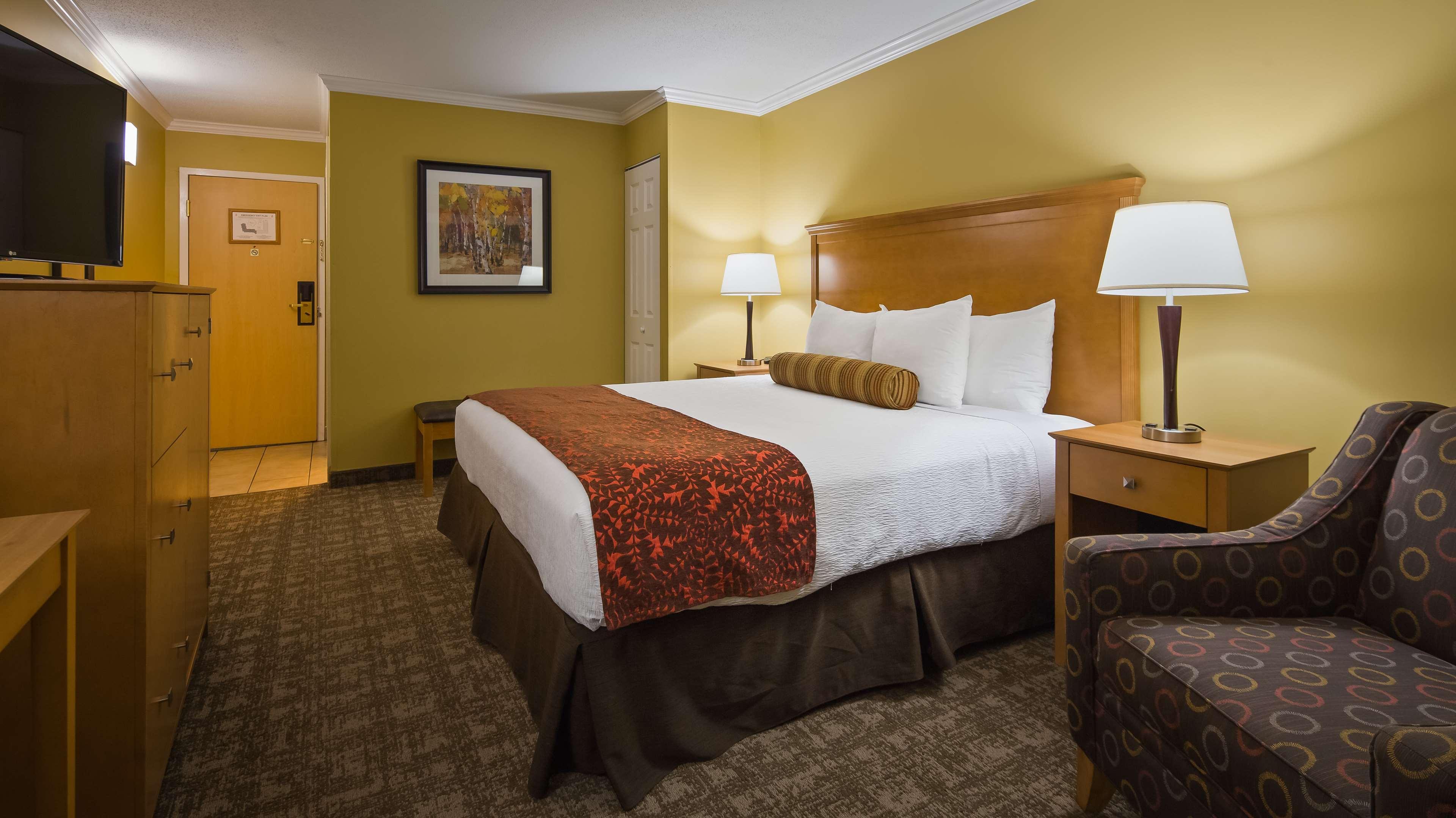 Best Western Plus Windjammer Inn & Conference Center Burlington Buitenkant foto