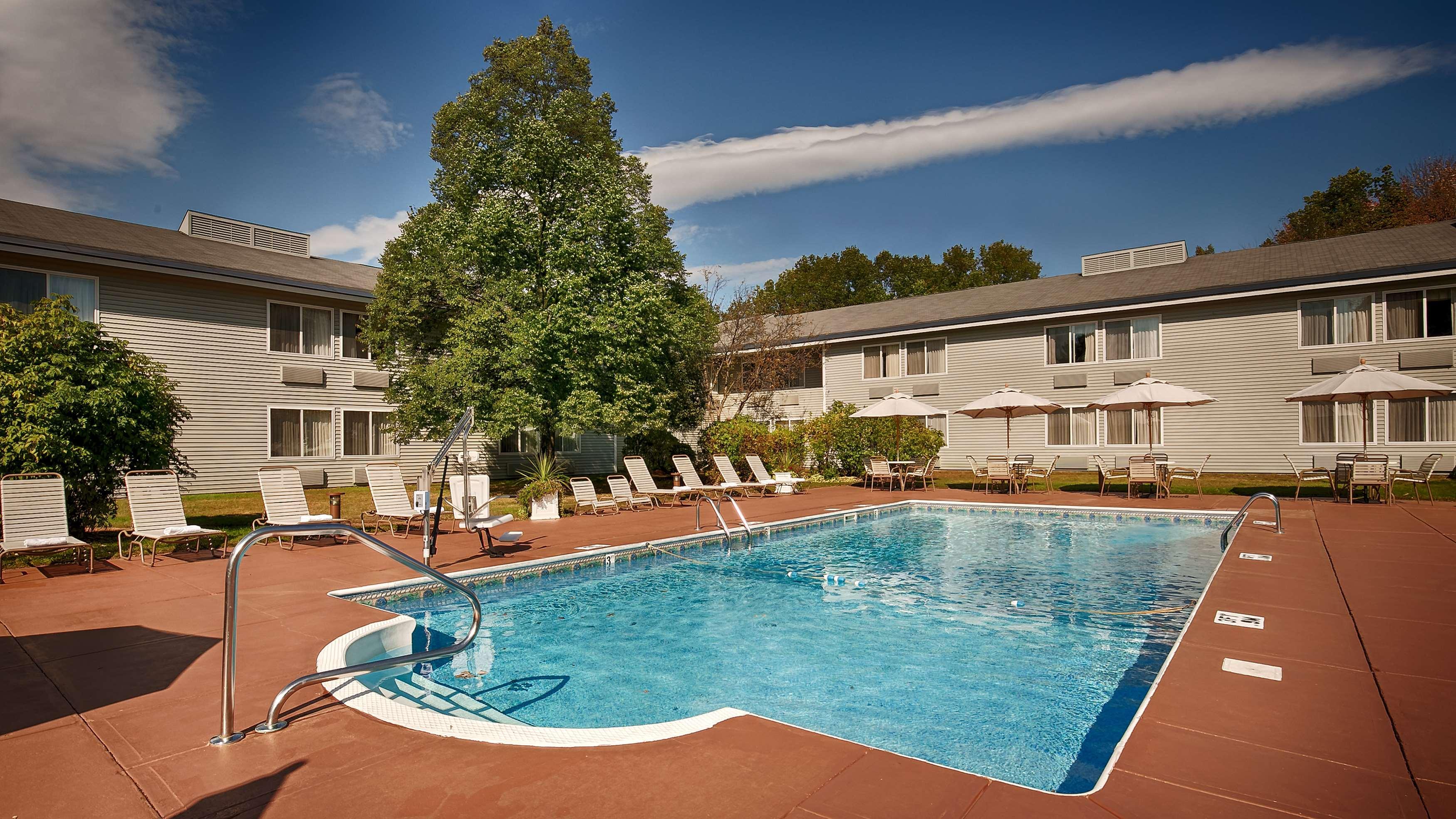 Best Western Plus Windjammer Inn & Conference Center Burlington Buitenkant foto