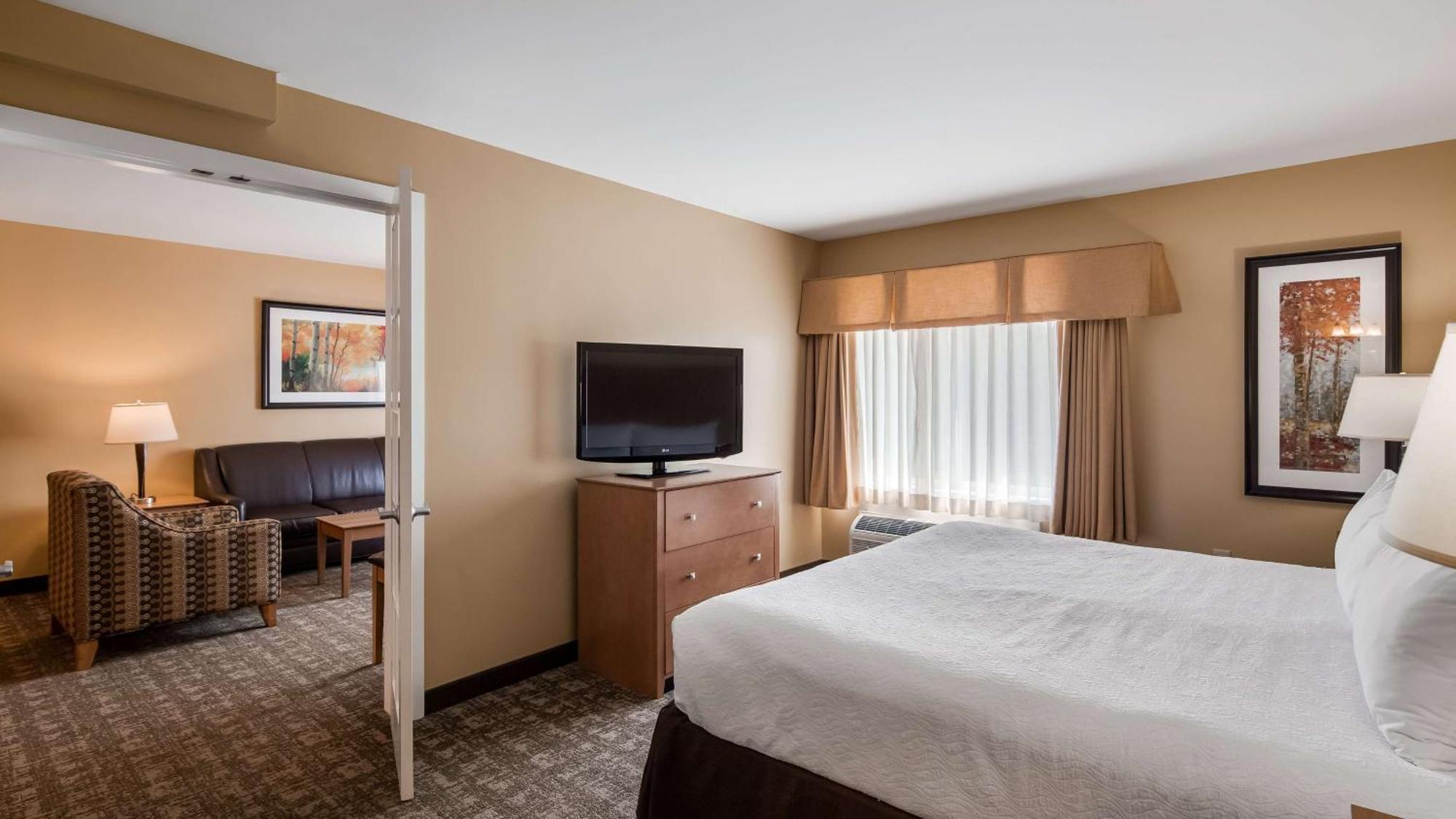 Best Western Plus Windjammer Inn & Conference Center Burlington Buitenkant foto