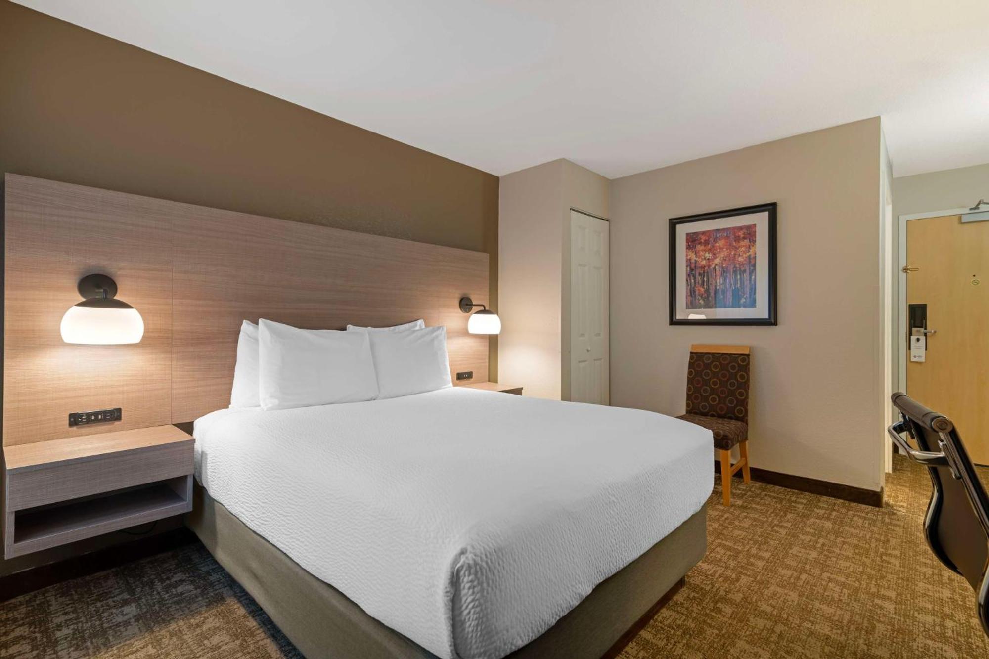 Best Western Plus Windjammer Inn & Conference Center Burlington Buitenkant foto