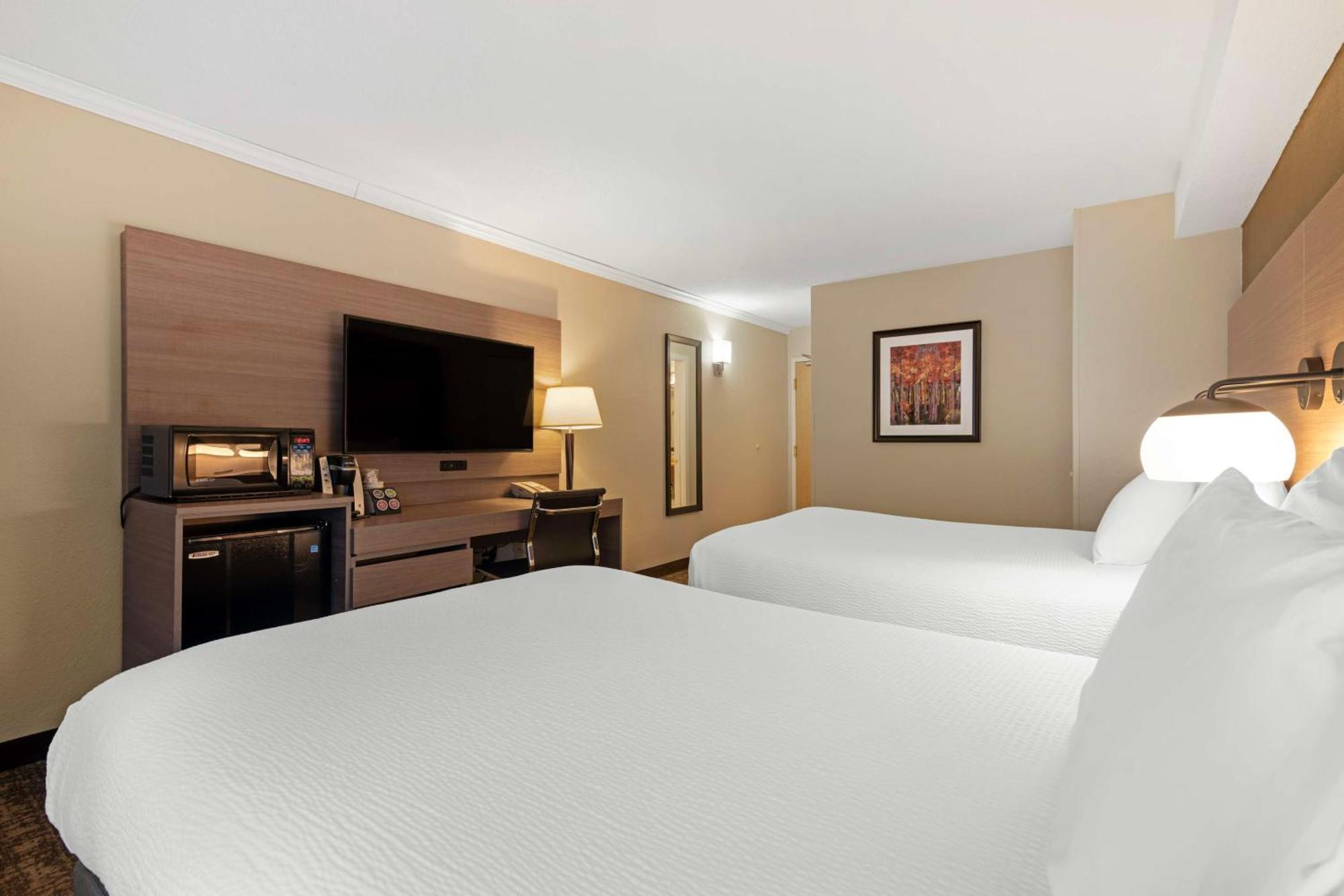 Best Western Plus Windjammer Inn & Conference Center Burlington Buitenkant foto
