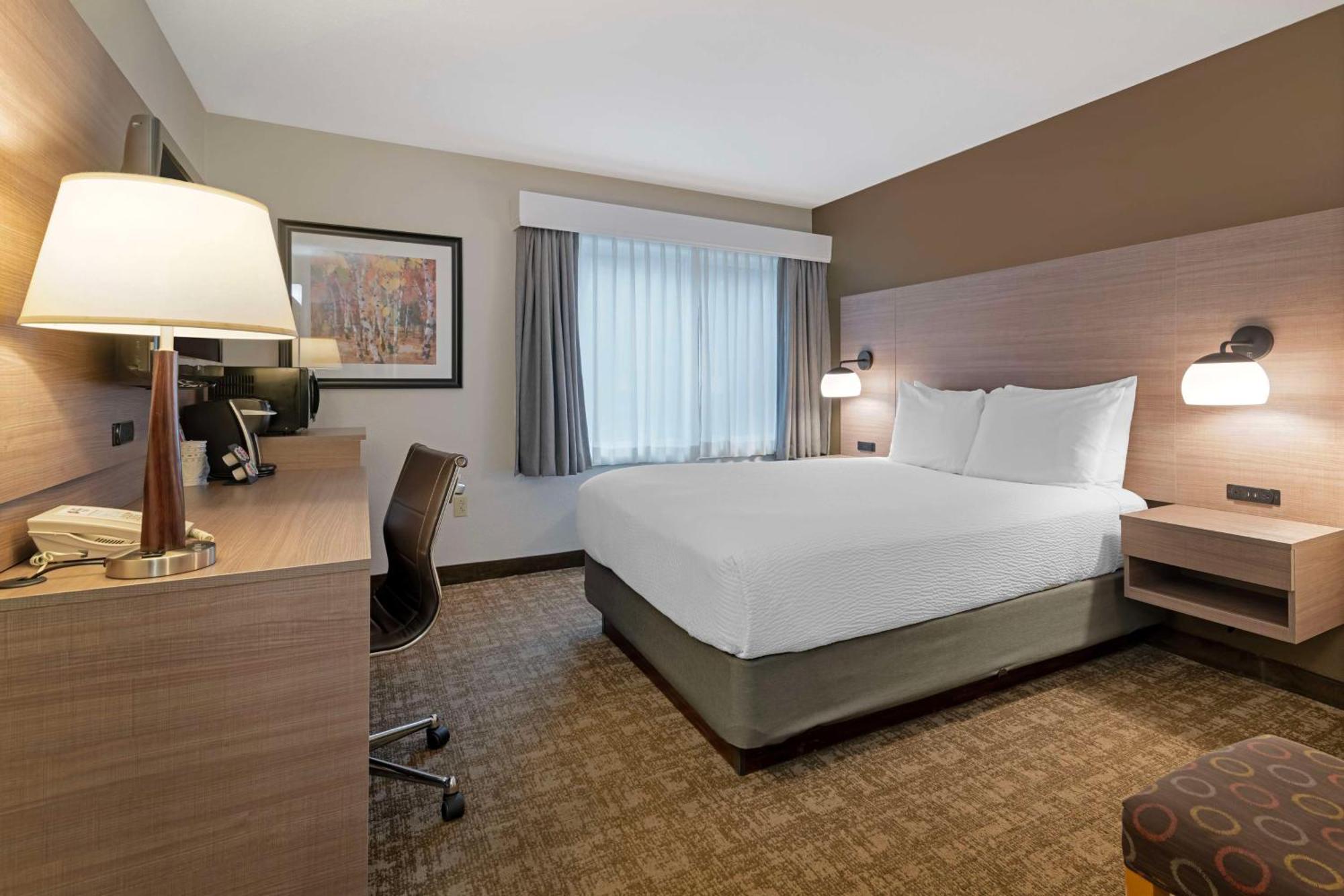 Best Western Plus Windjammer Inn & Conference Center Burlington Buitenkant foto