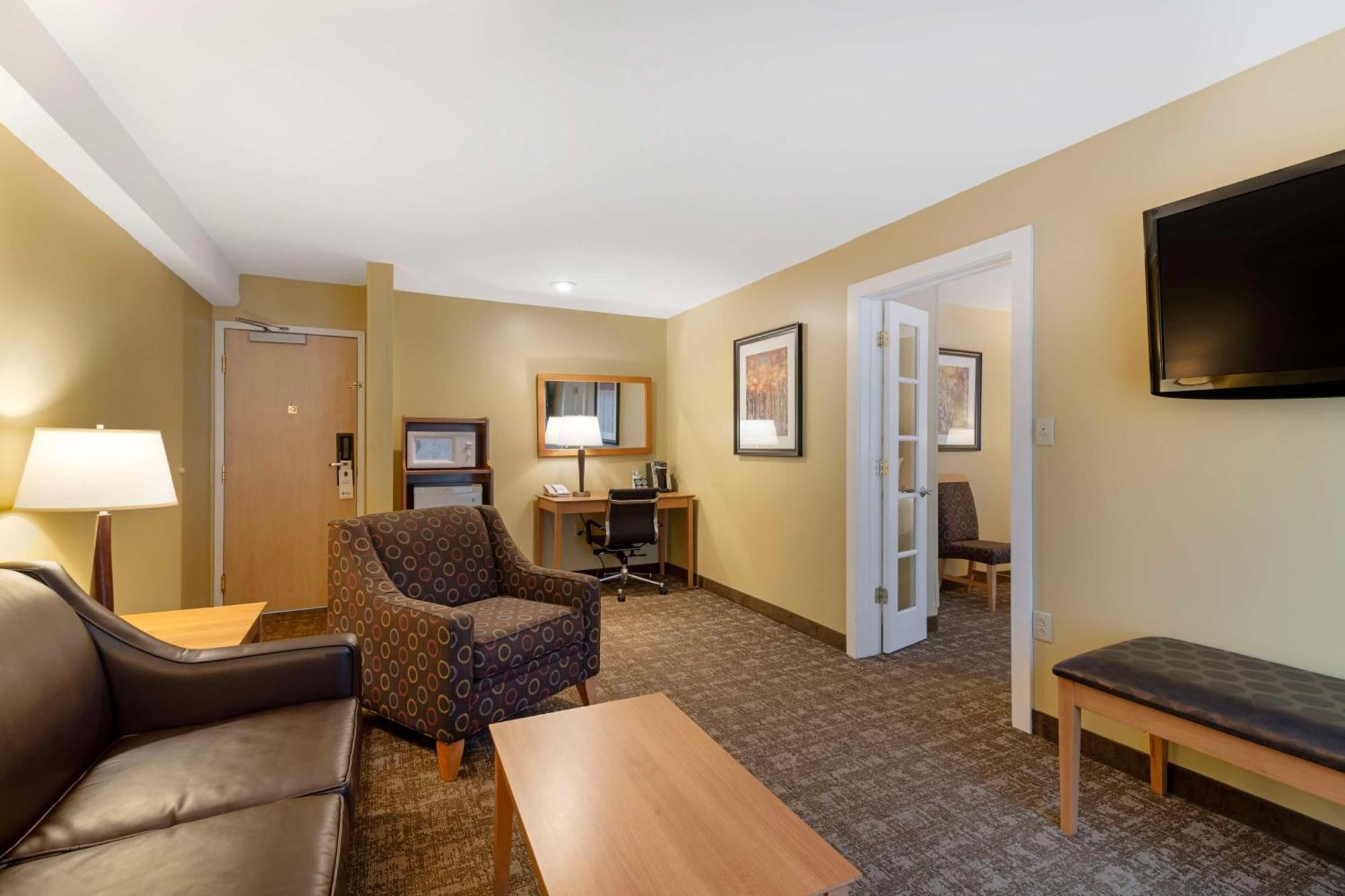 Best Western Plus Windjammer Inn & Conference Center Burlington Buitenkant foto