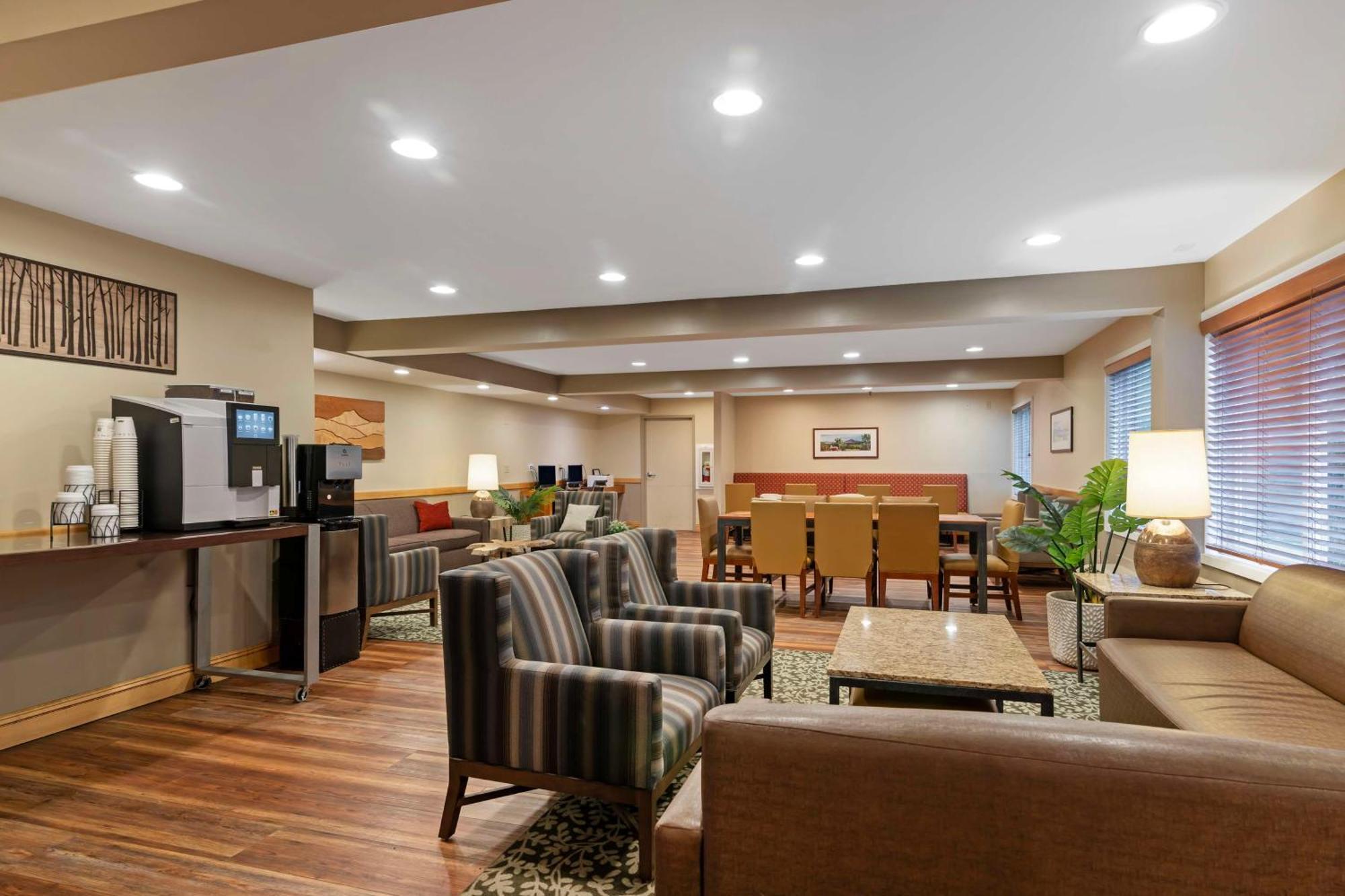 Best Western Plus Windjammer Inn & Conference Center Burlington Buitenkant foto