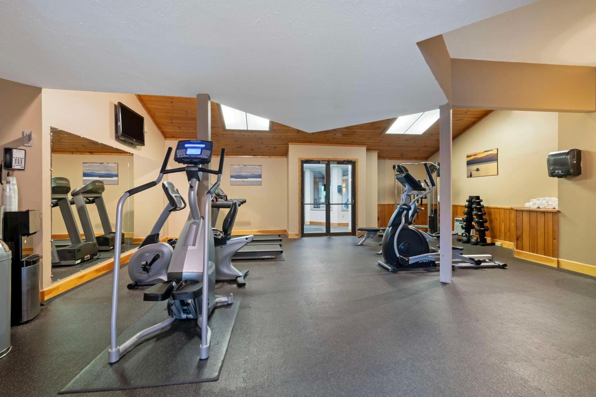 Best Western Plus Windjammer Inn & Conference Center Burlington Buitenkant foto