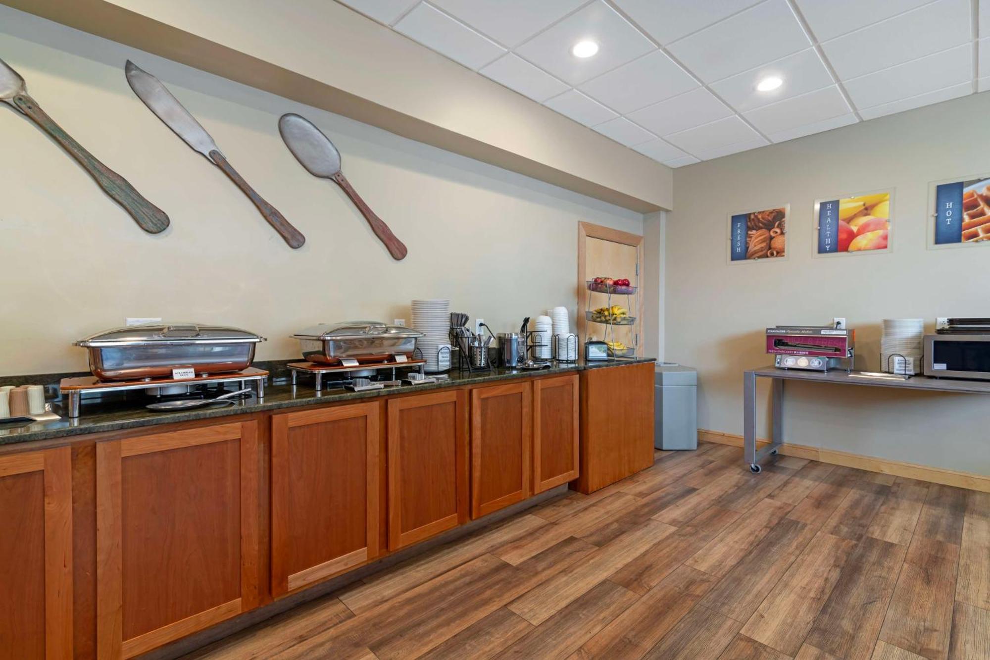 Best Western Plus Windjammer Inn & Conference Center Burlington Buitenkant foto